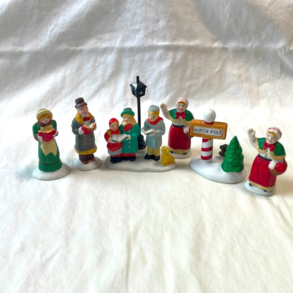 LeMax 1993 Christmas Village Figurines